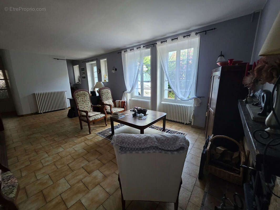 Maison à SAINT-PIERRE-DE-MAILLE