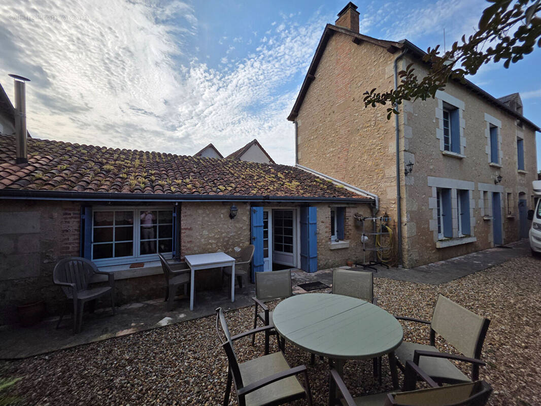 Maison à SAINT-PIERRE-DE-MAILLE