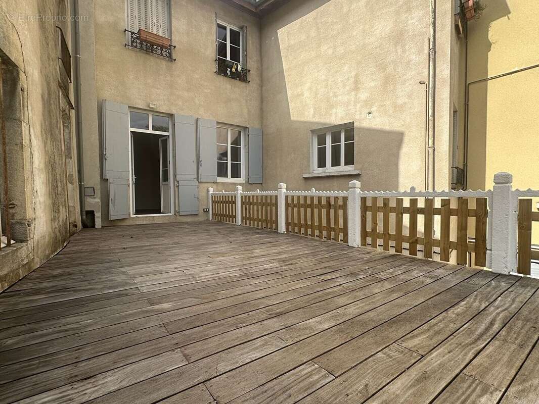 Appartement à LONS-LE-SAUNIER