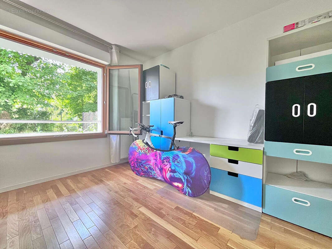 Appartement à FONTENAY-SOUS-BOIS