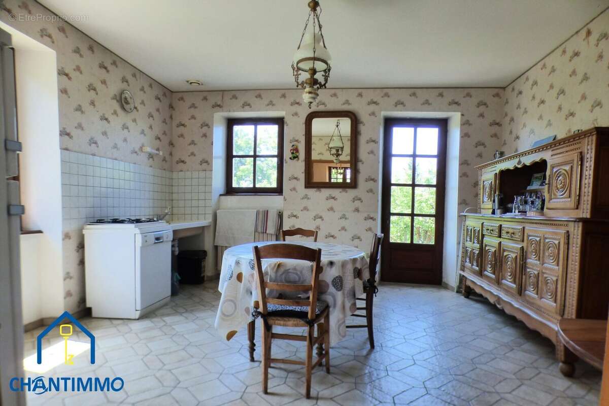 Maison à LA CAILLERE-SAINT-HILAIRE