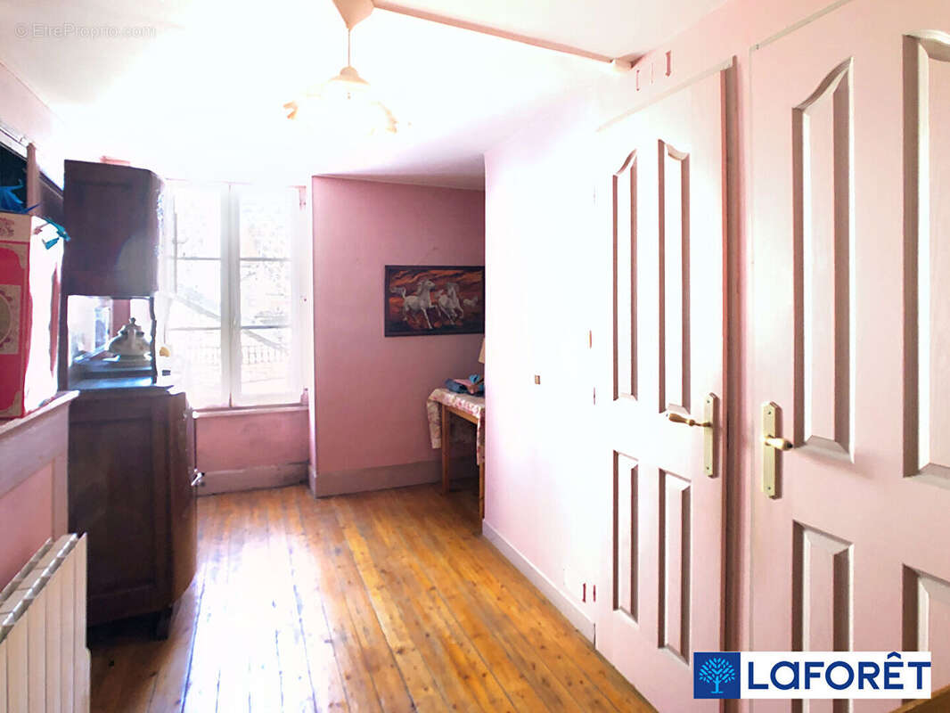 Maison à IS-SUR-TILLE