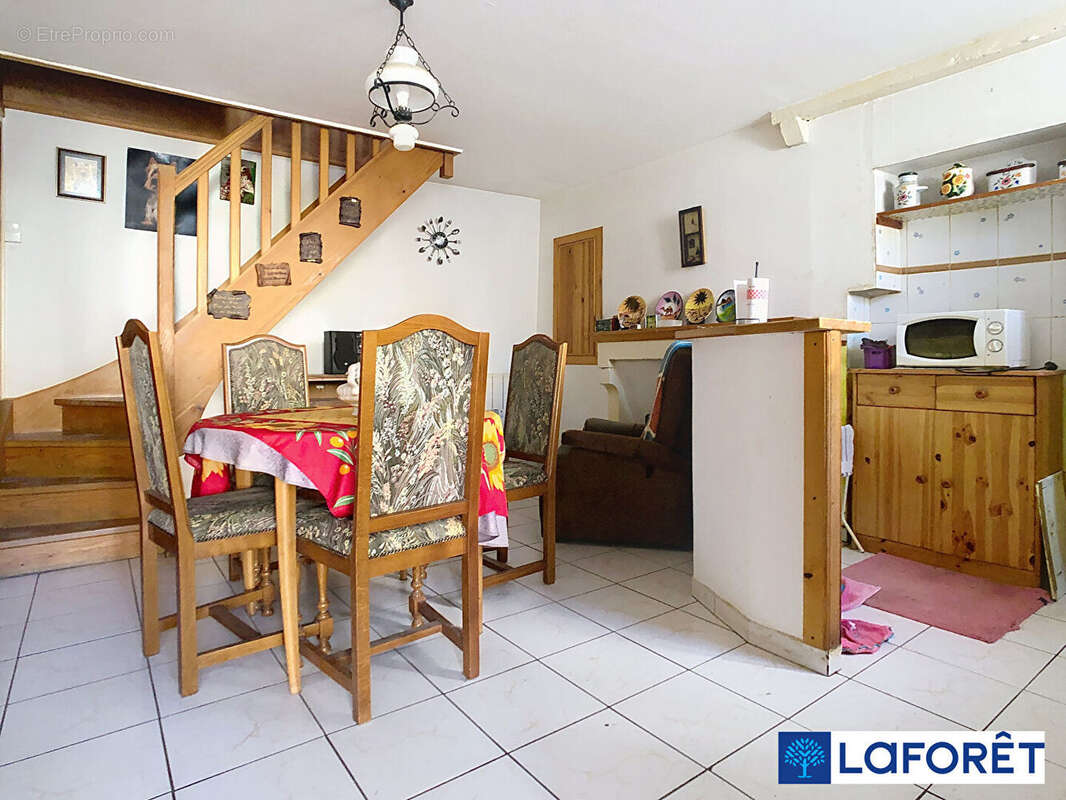 Maison à IS-SUR-TILLE