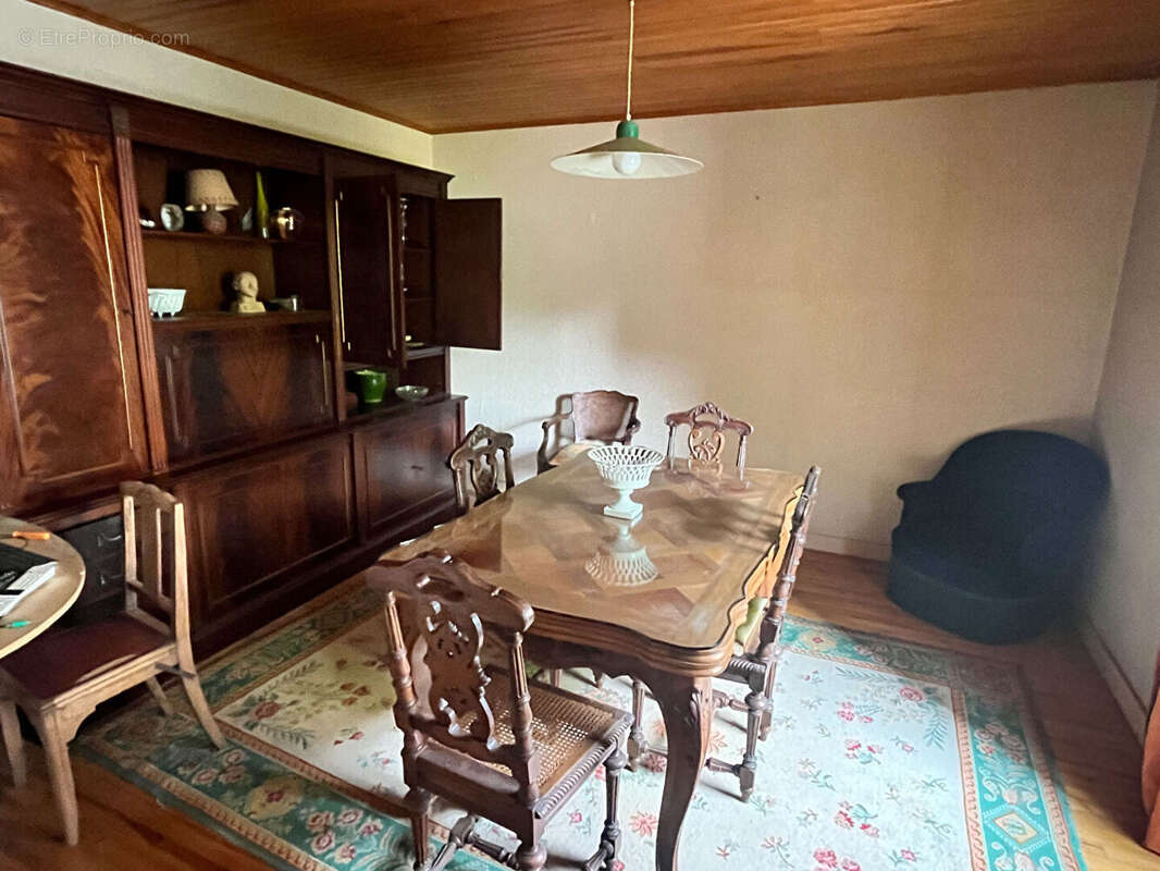 Maison à SIAUGUES-SAINTE-MARIE