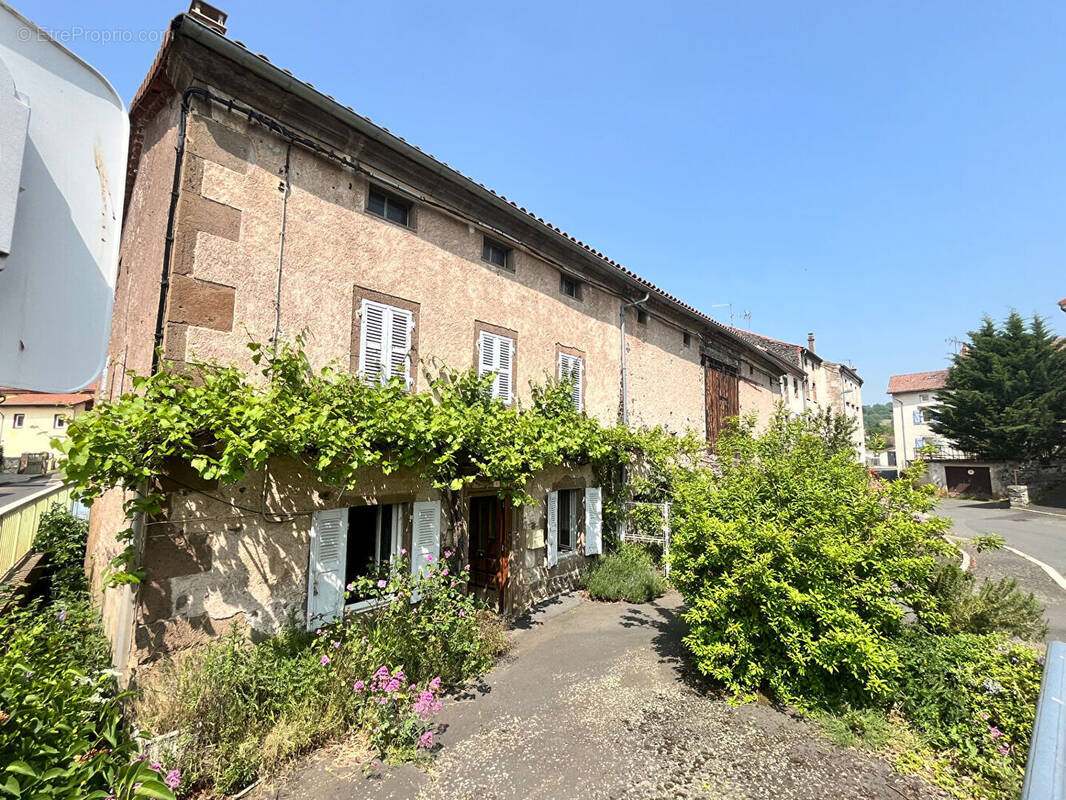 Maison à SIAUGUES-SAINTE-MARIE