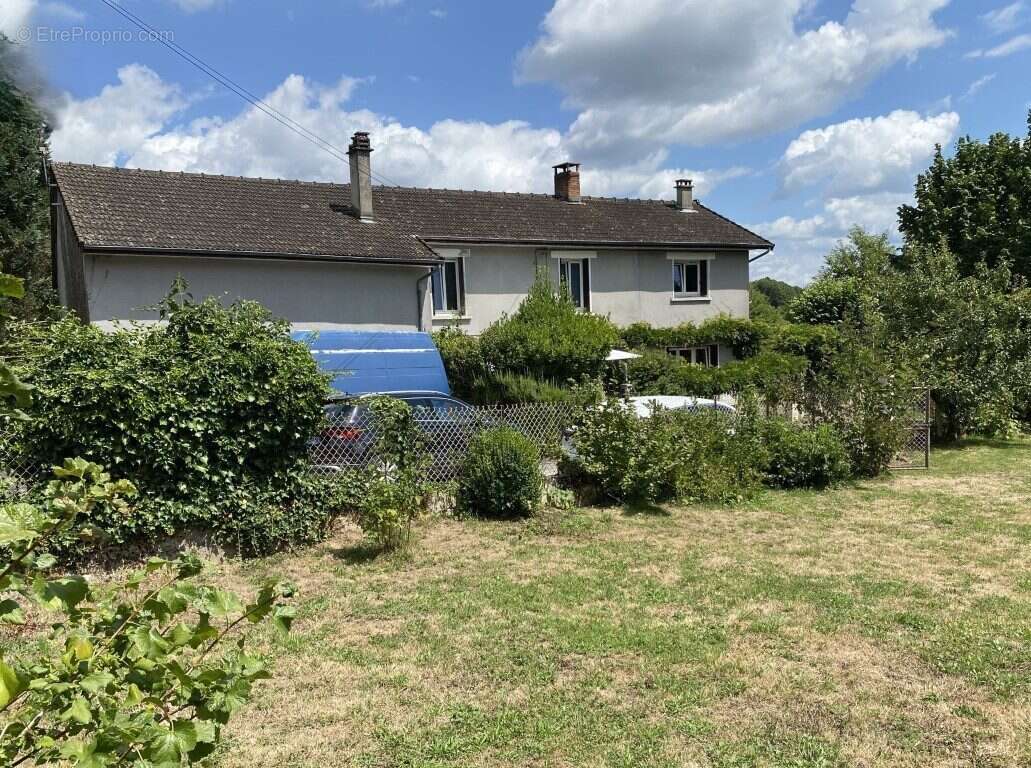 Maison à CHATEAUNEUF-LA-FORET