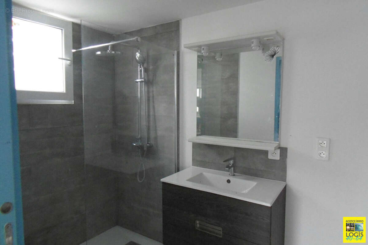 Maison à PORT-DE-LANNE