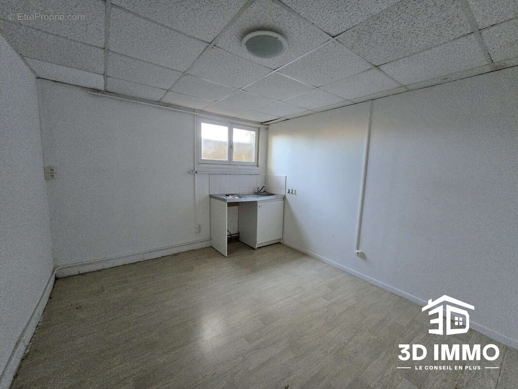 Commerce à AVESNES-SUR-HELPE