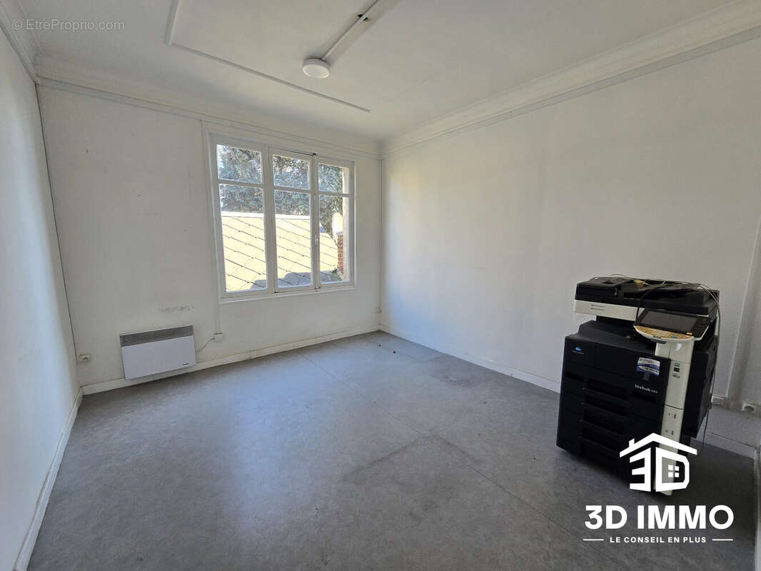 Commerce à AVESNES-SUR-HELPE