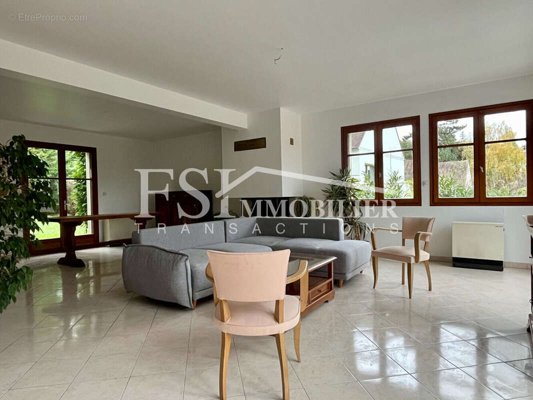 Maison à SAINT-LEU-LA-FORET