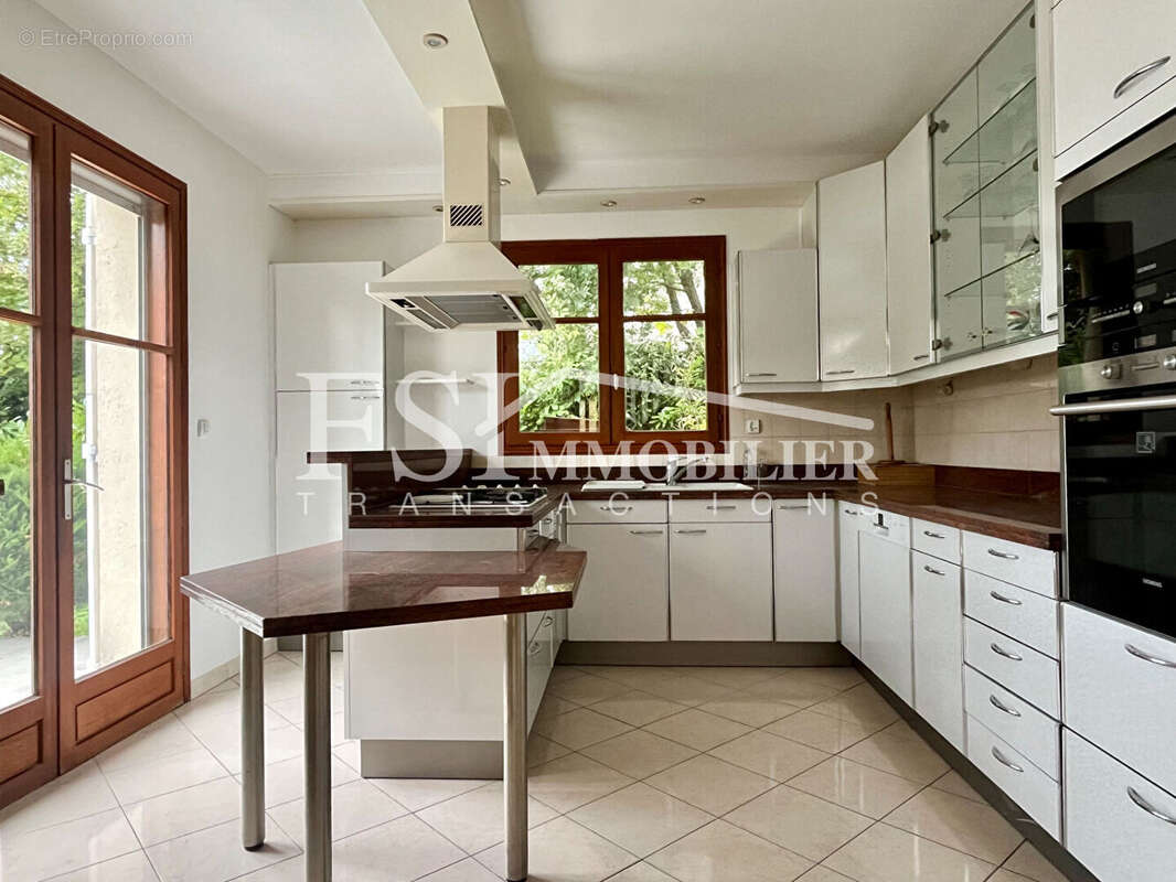 Maison à SAINT-LEU-LA-FORET