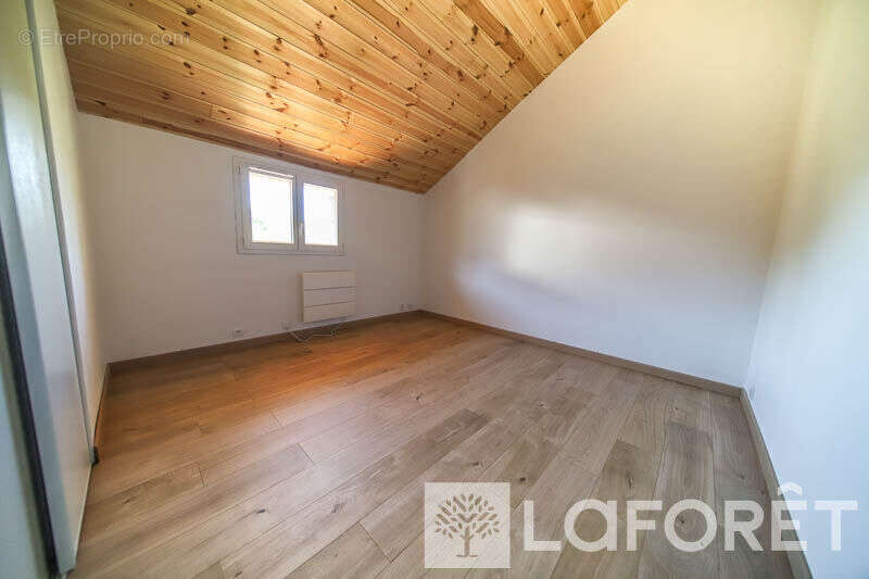 Maison à CHATEAUROUX-LES-ALPES