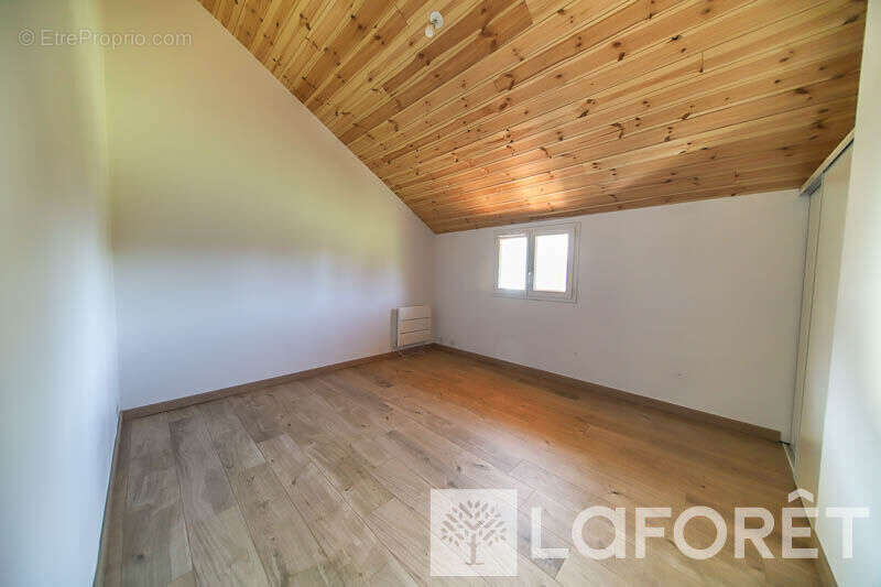 Maison à CHATEAUROUX-LES-ALPES