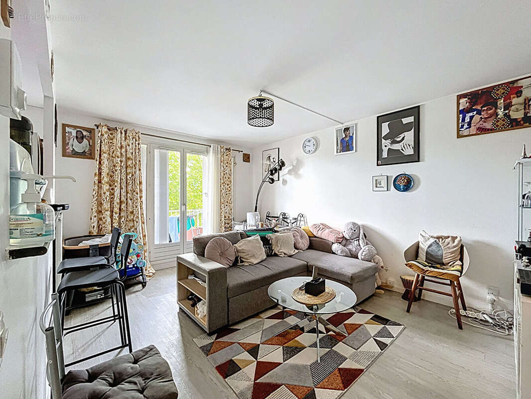 Appartement à SAINT-MICHEL-SUR-ORGE