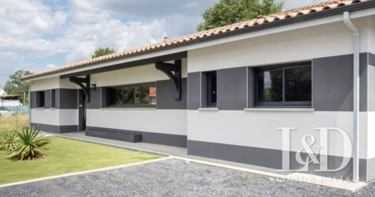 Maison à SAINT-PIERRE-DU-MONT