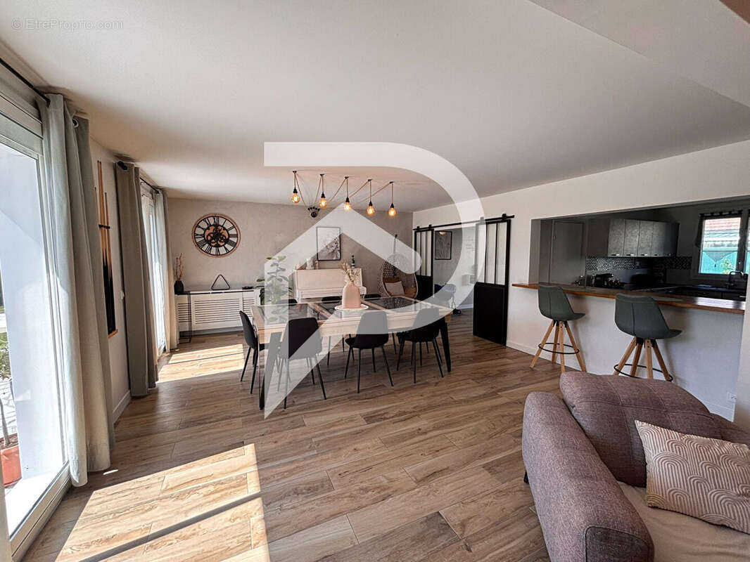 Maison à OZOIR-LA-FERRIERE