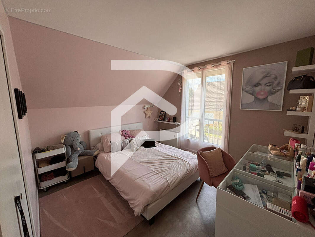 Maison à OZOIR-LA-FERRIERE