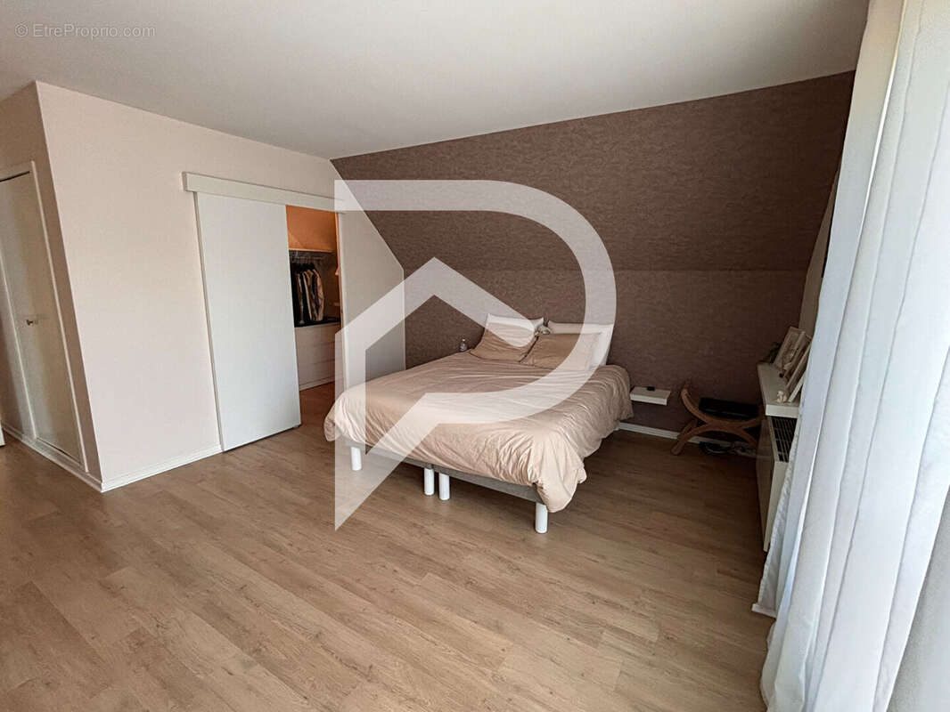 Maison à OZOIR-LA-FERRIERE