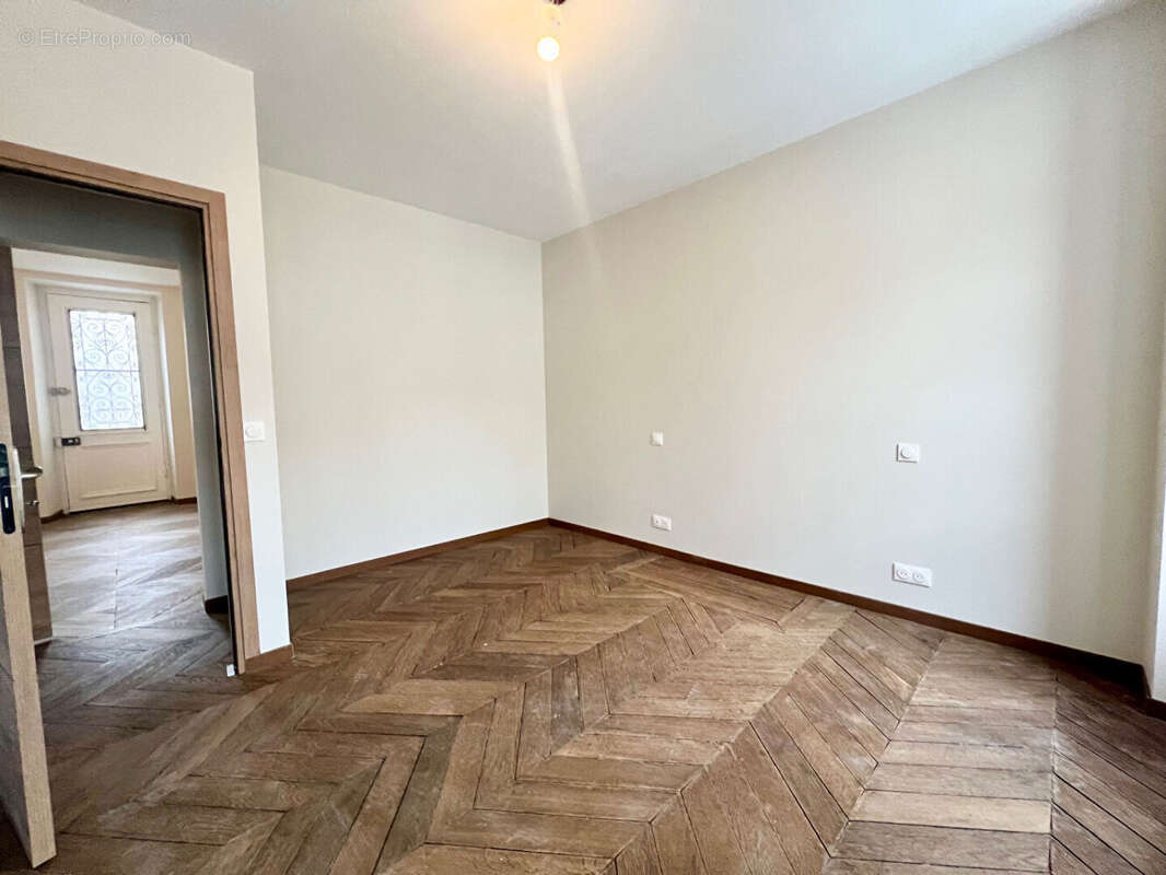 Appartement à BRIE-COMTE-ROBERT