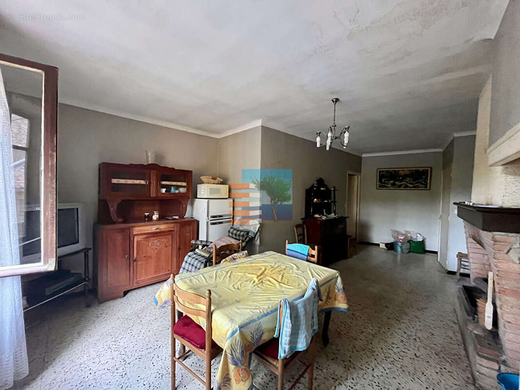 Maison à VILLESEQUE-DES-CORBIERES