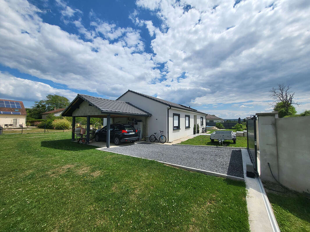 Maison à VENDENESSE-SUR-ARROUX