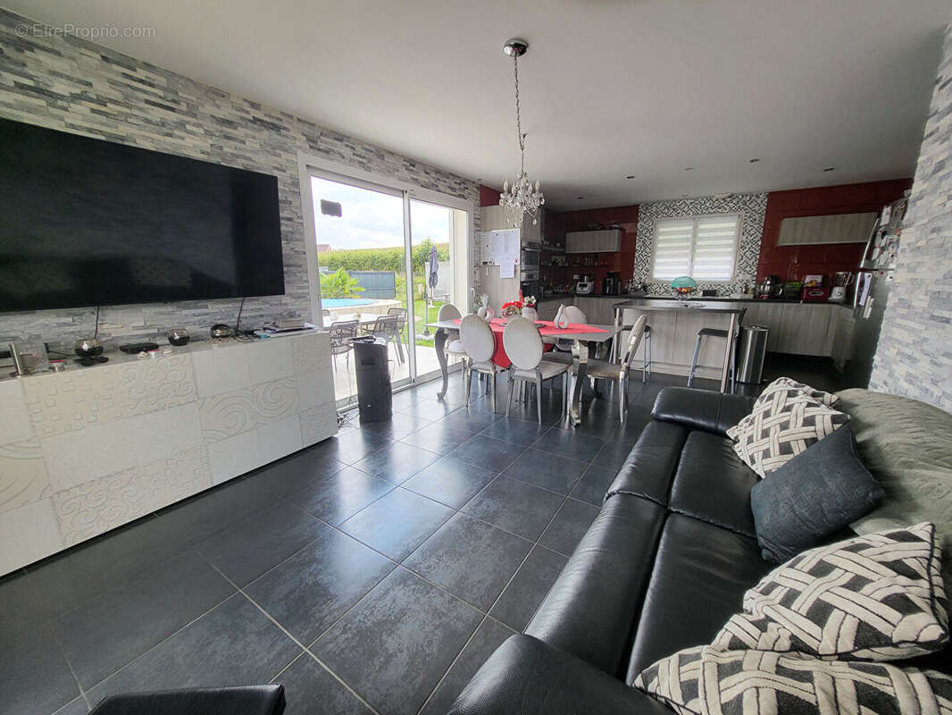 Maison à VENDENESSE-SUR-ARROUX