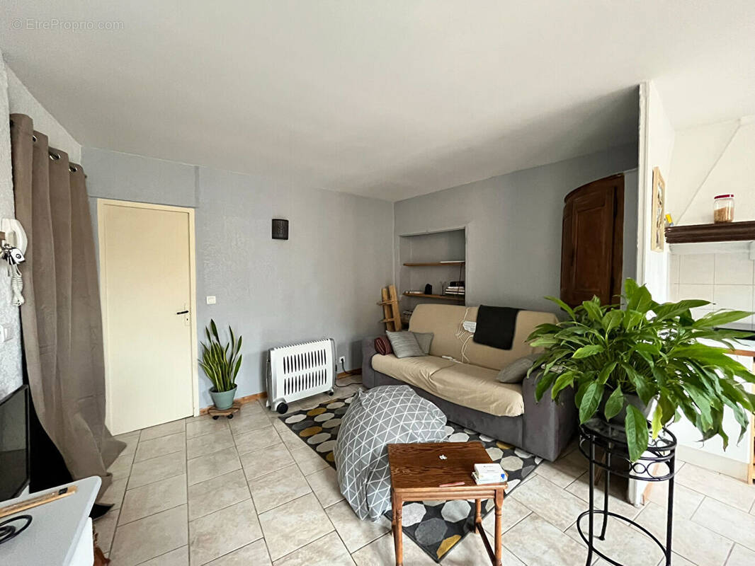 Appartement à SAINT-MAXIMIN-LA-SAINTE-BAUME