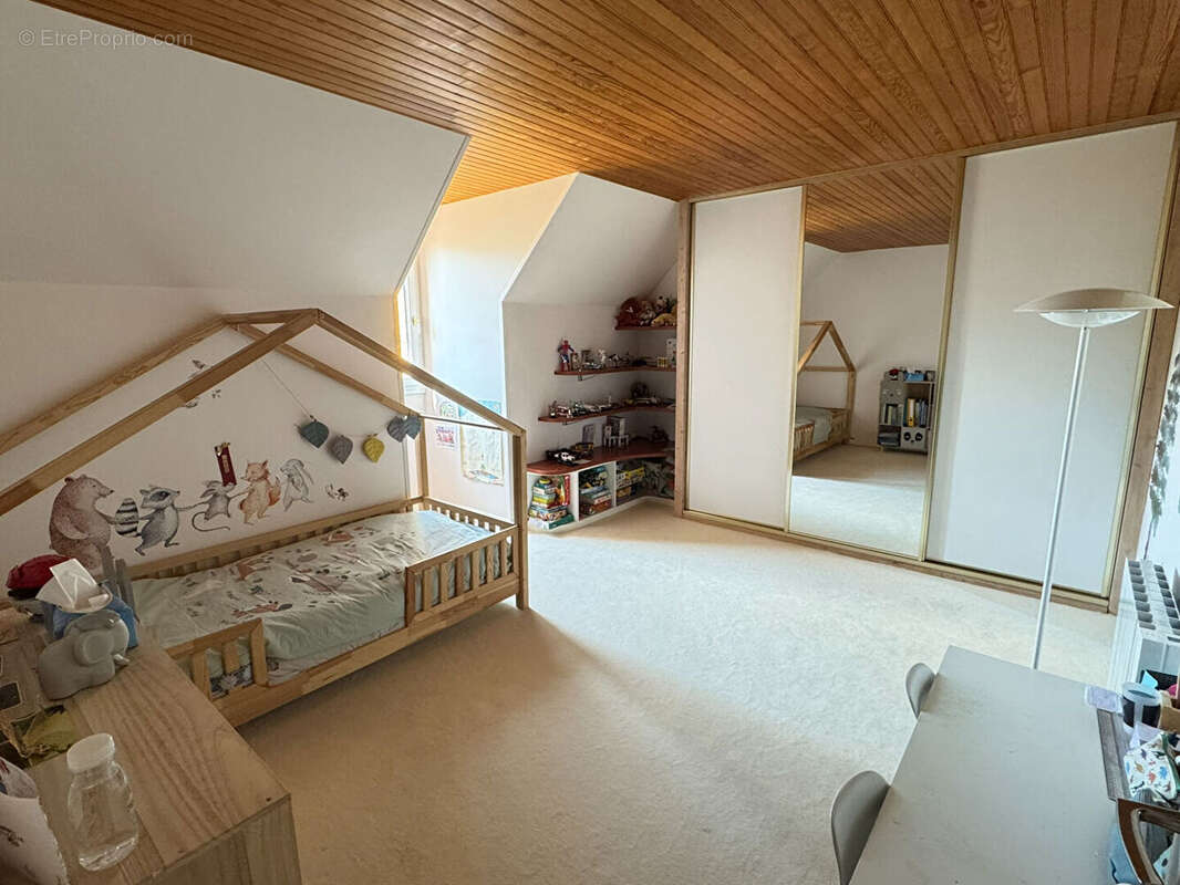 Maison à CRESPIERES