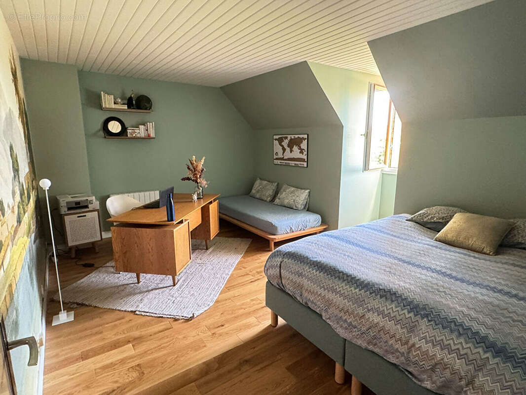 Maison à CRESPIERES