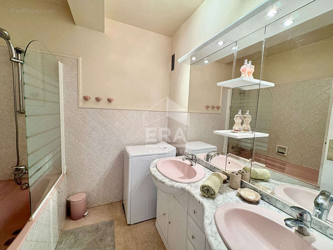 Appartement à SAINT-CYR-SUR-MER