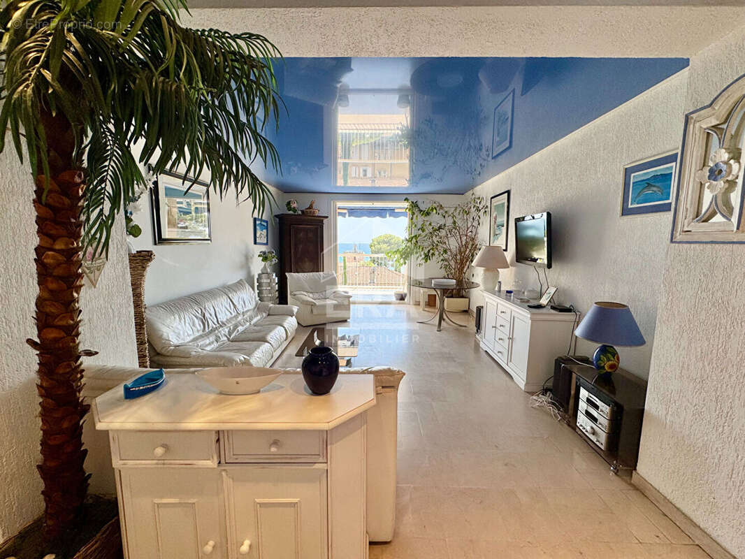 Appartement à SAINT-CYR-SUR-MER