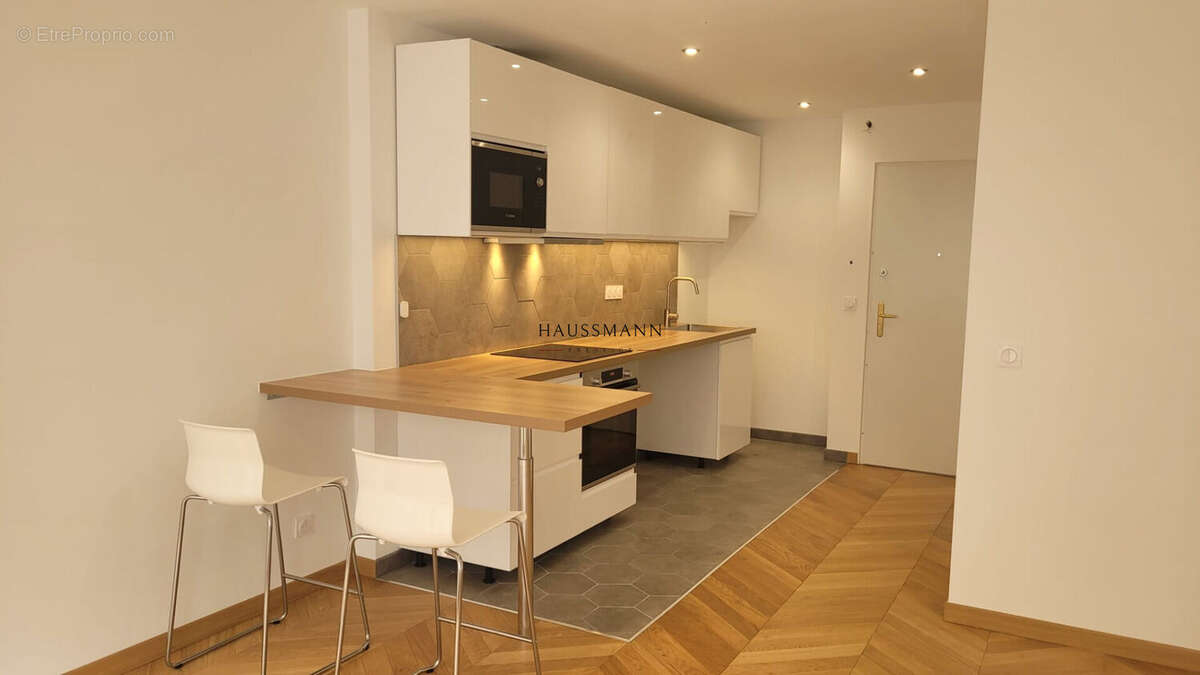 Appartement à PARIS-8E