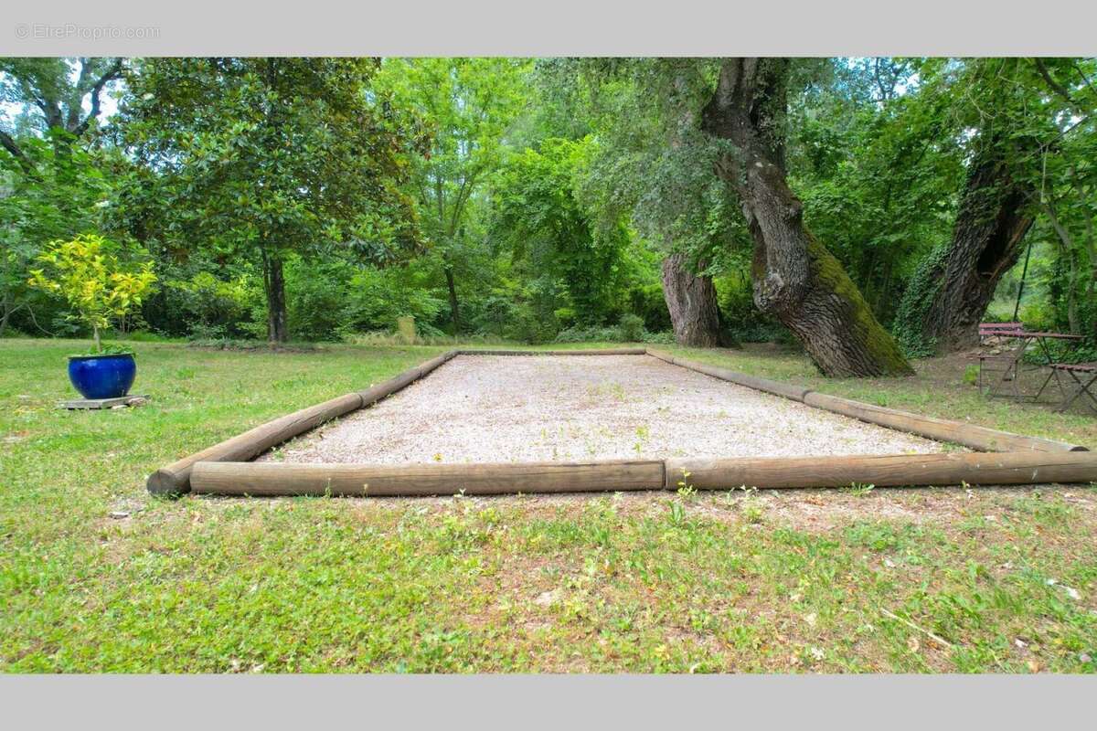 Maison à PERNES-LES-FONTAINES