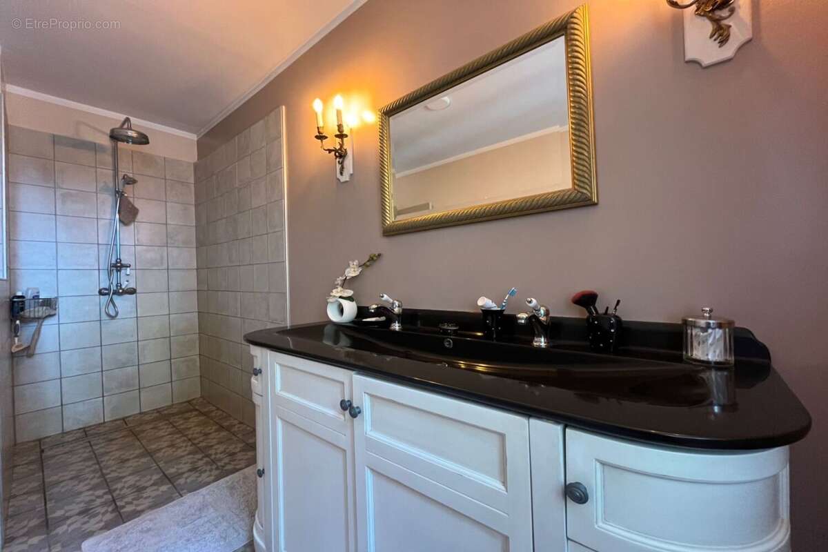 Maison à PERNES-LES-FONTAINES