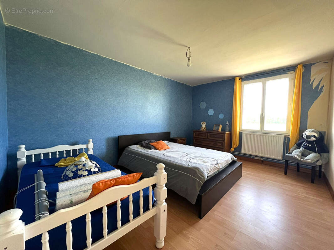 Maison à TOULIS-ET-ATTENCOURT