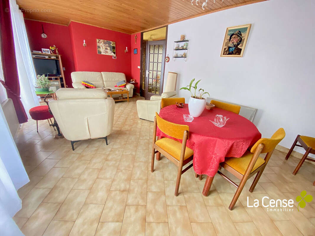 Maison à BOURGHELLES