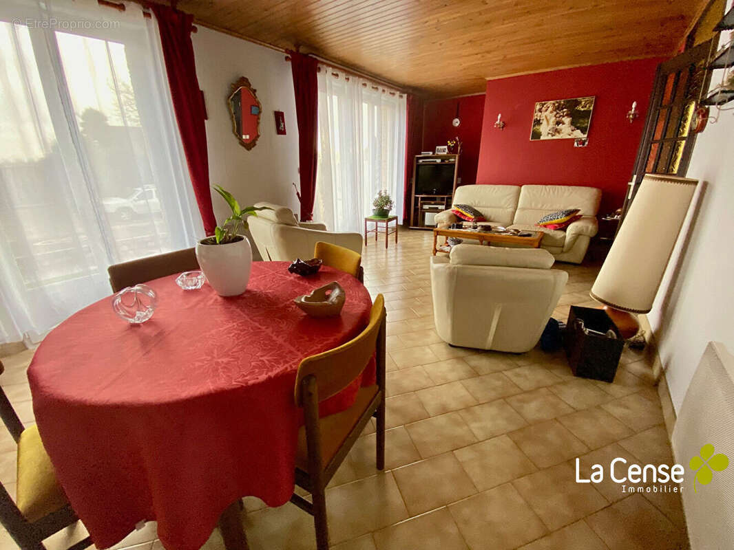 Maison à BOURGHELLES