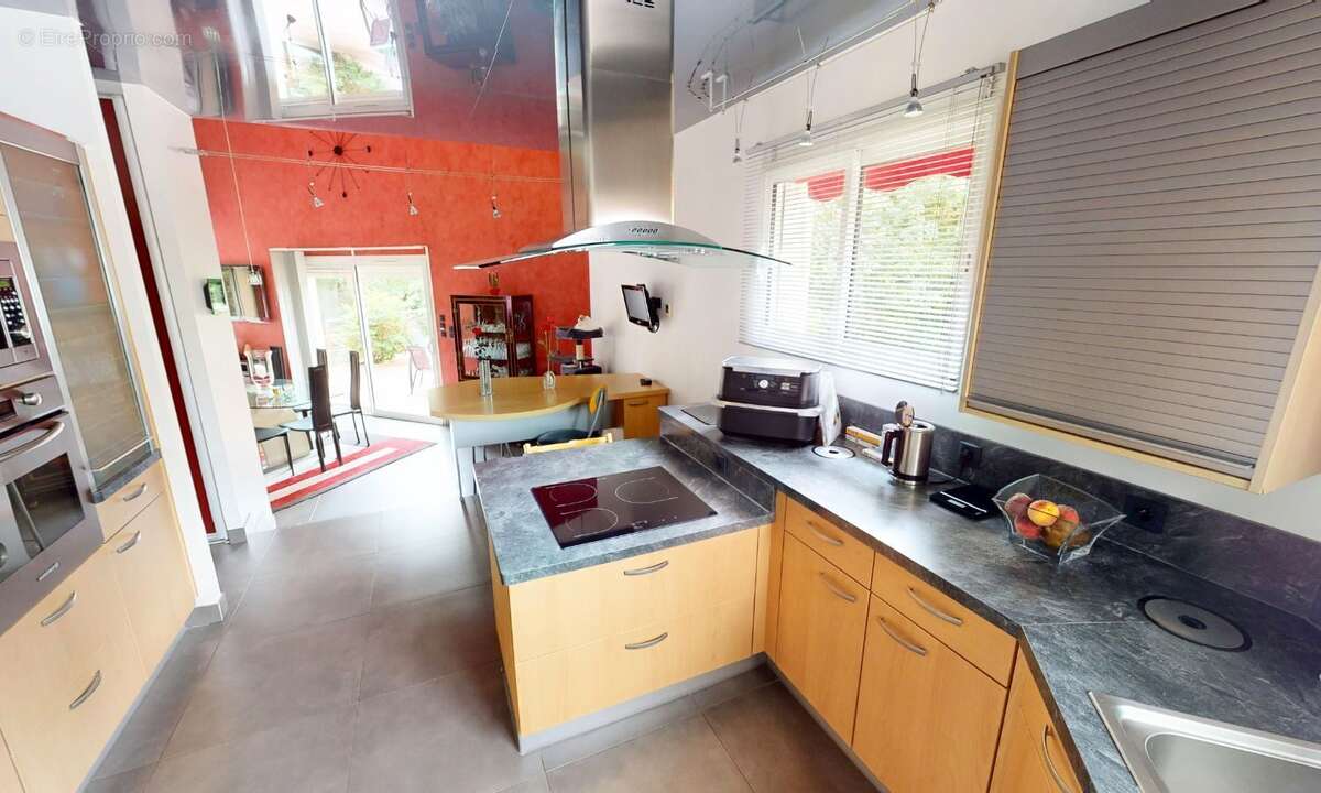 Maison à LA CHAPELLE-SAINT-MESMIN