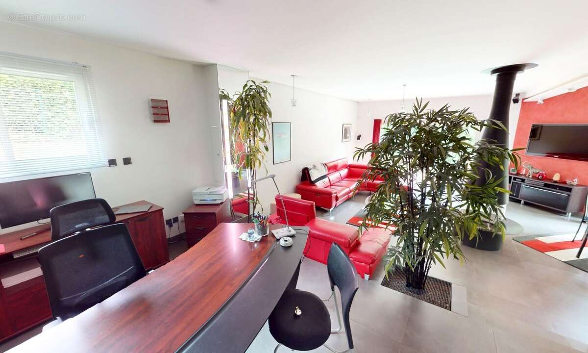 Maison à LA CHAPELLE-SAINT-MESMIN