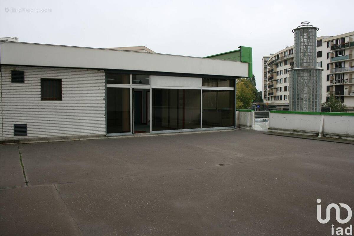 Photo 1 - Commerce à SAINT-MICHEL-SUR-ORGE