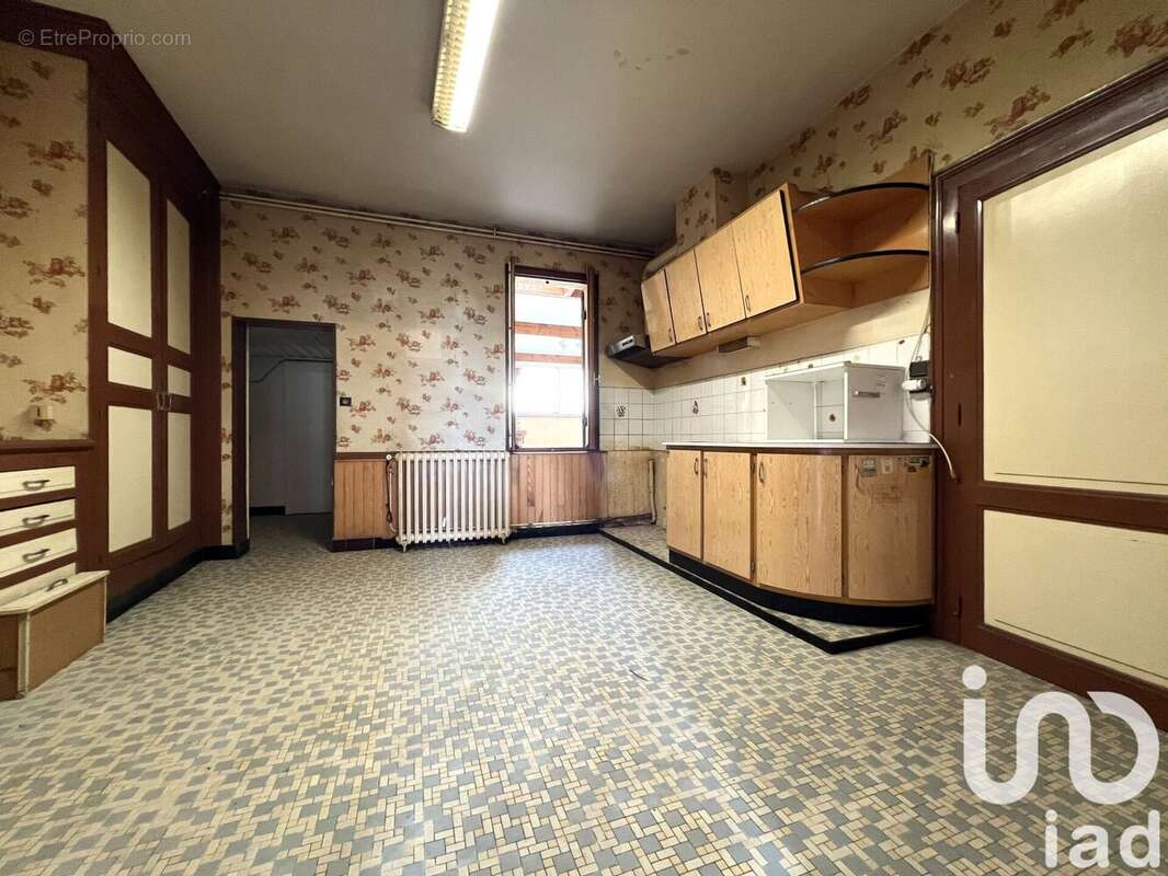 Photo 3 - Maison à LA ROCHE-CHALAIS