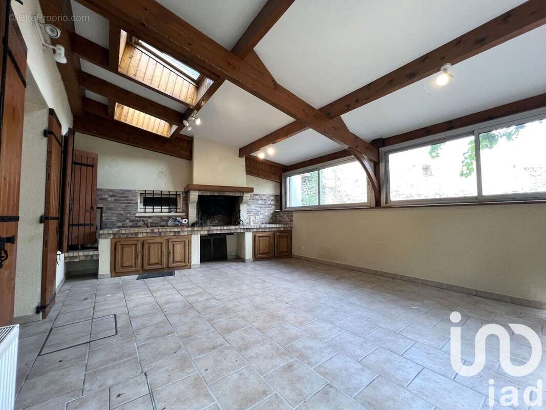 Photo 4 - Maison à LA ROCHE-CHALAIS