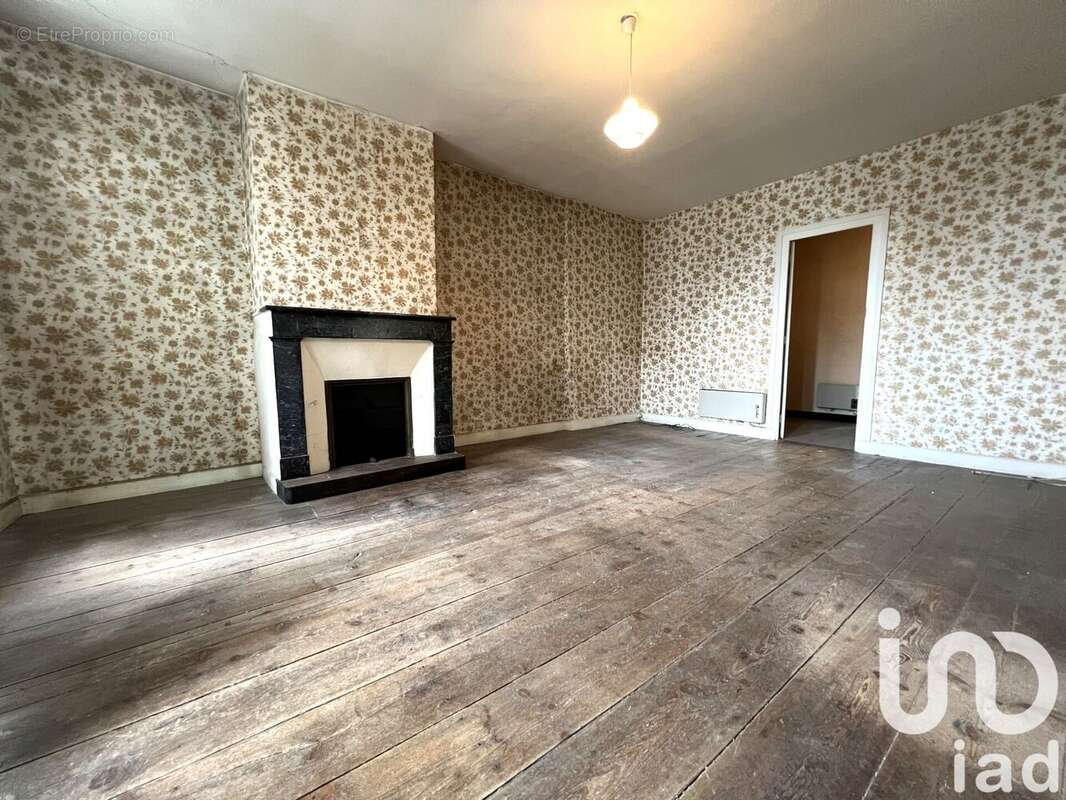 Photo 6 - Maison à LA ROCHE-CHALAIS