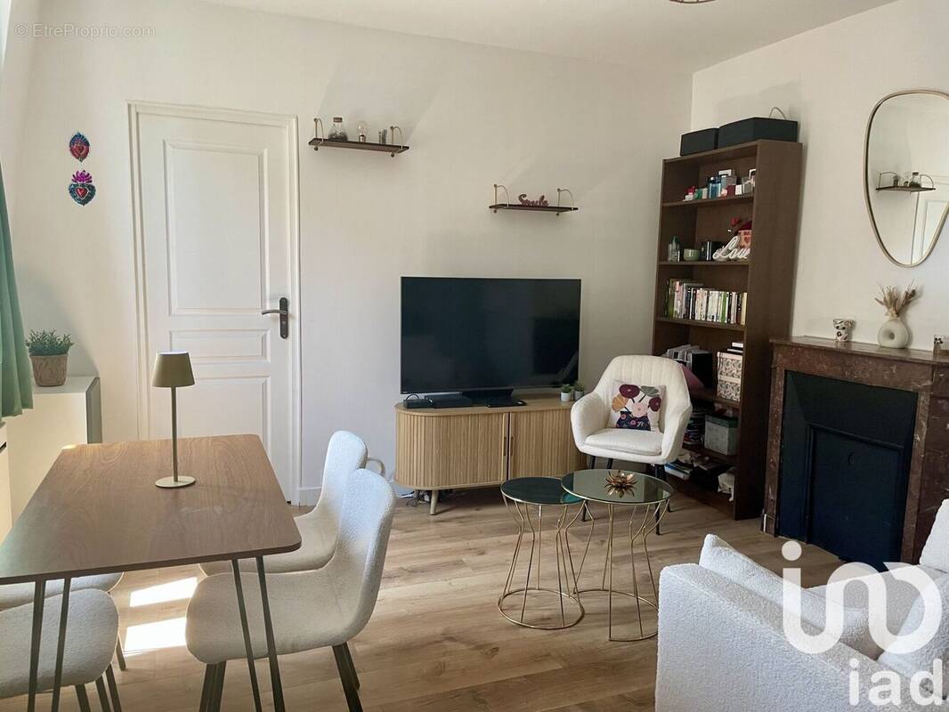 Photo 1 - Appartement à COURBEVOIE