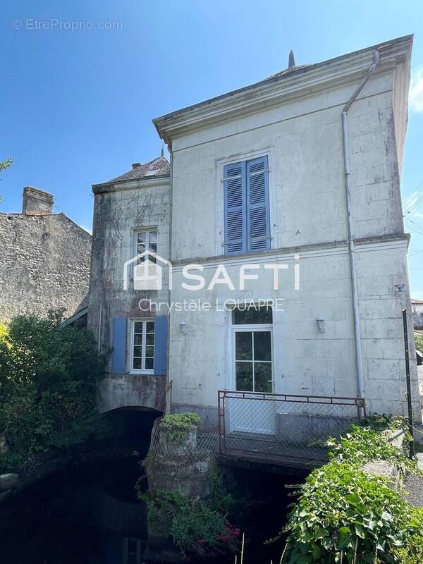 Photo 1 - Maison à SAINT-JEAN-D&#039;ANGELY