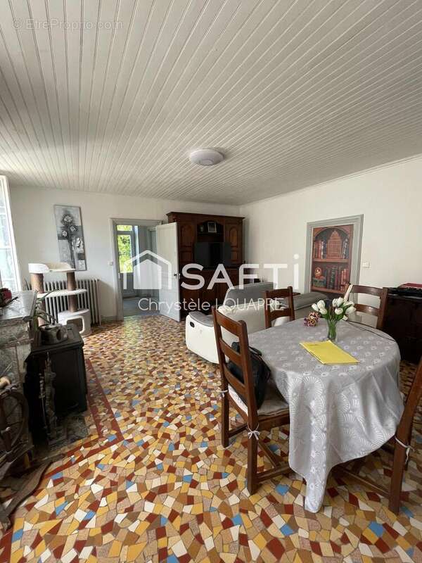 Photo 4 - Maison à SAINT-JEAN-D&#039;ANGELY