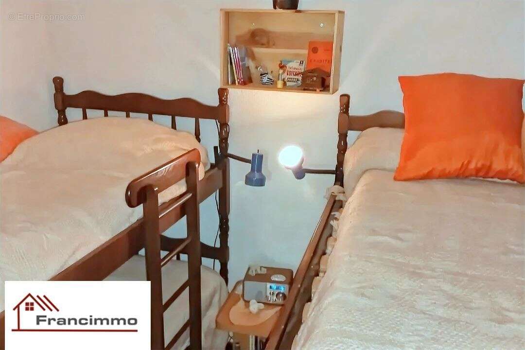 Appartement à CHATEAU-BERNARD