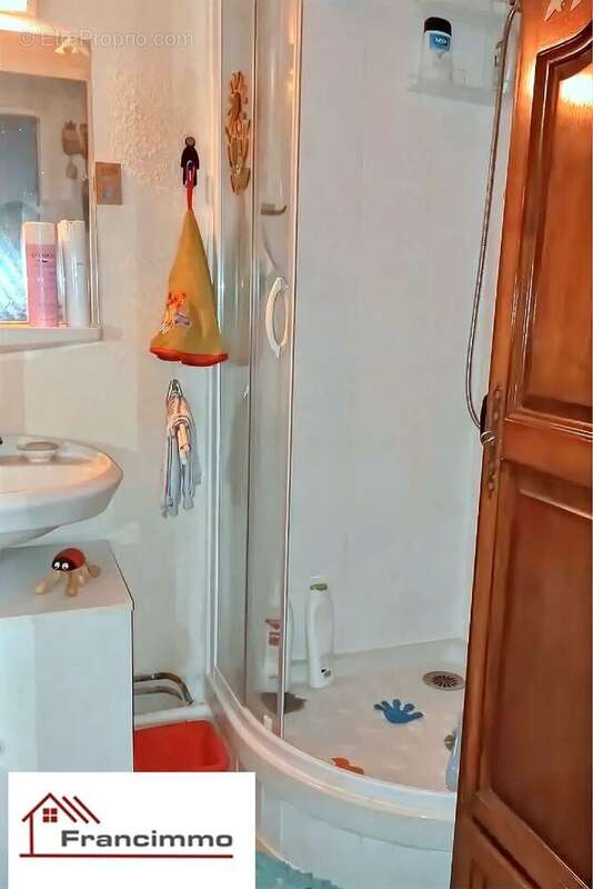 Appartement à CHATEAU-BERNARD