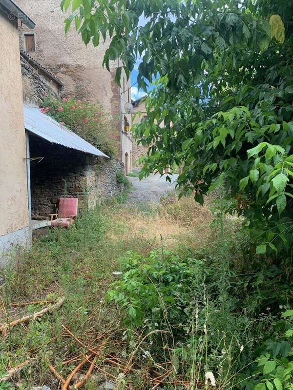 Maison à SAINT-SERNIN-SUR-RANCE