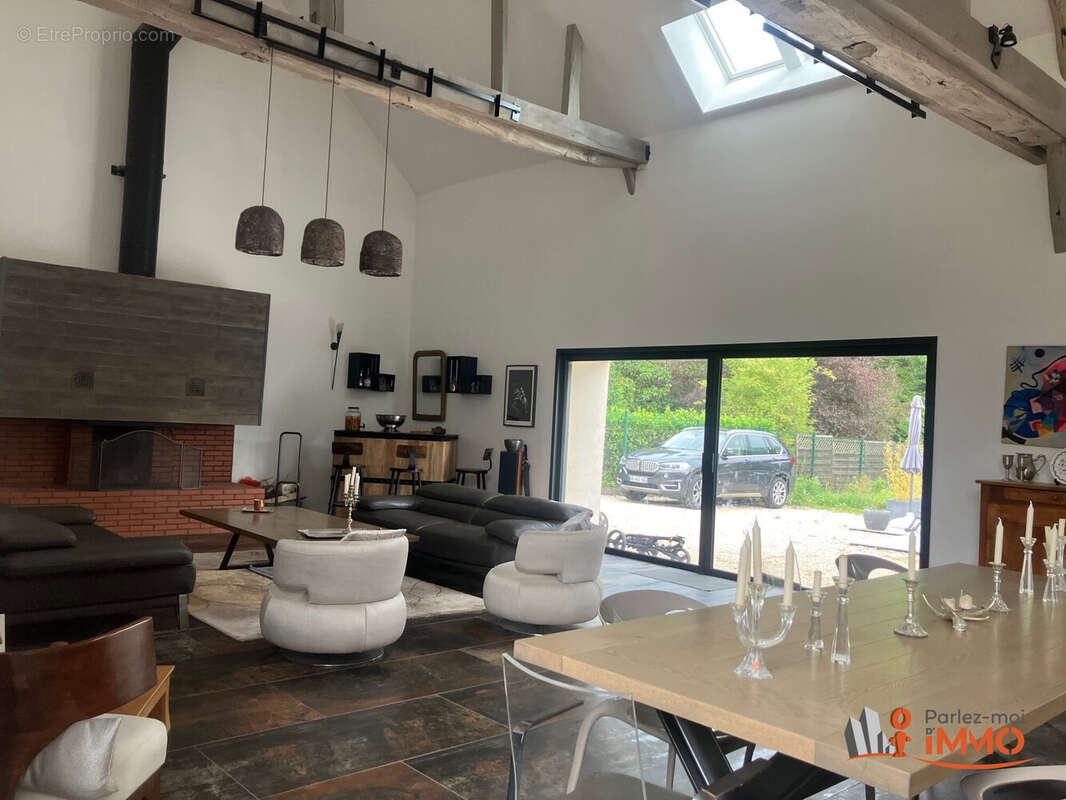 Maison à CHEVRY-SOUS-LE-BIGNON